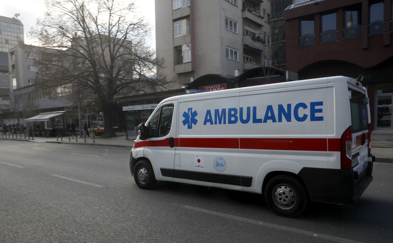 Две фирми во трка за тендерот од 6,4 милиони евра: Увозник на возила и механичарски дуќан се пријавија за 100 амбулантни возила