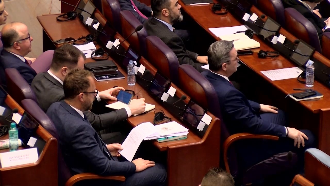 Закон за рамноправна и соодветна застапеност: Пофалби и критики