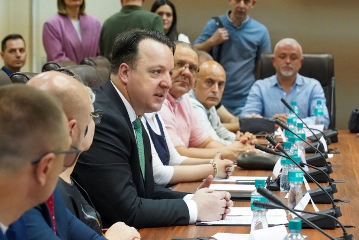 Николоски: Набавуваме нови 49 возила и опрема за одржување на хигиената низ општините, најголема поддршка од Владата досега