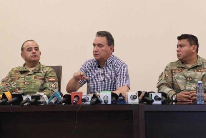 Салинас поднесе оставка, нов министер за одбрана на Боливија е Ернесто Јустинијано