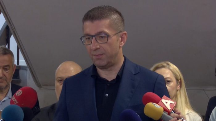 МИЦКОСКИ: Оптимист сум за ЕУ, по средбите со Макрон и Шолц точно знам што следува за Македонија