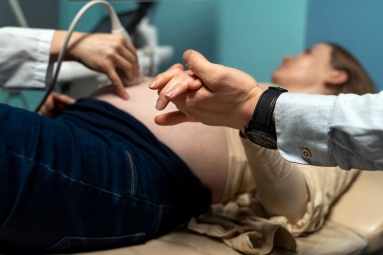 АБРУПЦИЈА НА ПЛАЦЕНТАТА: Сериозна компликација што може да го загрози животот на мајката и на бебето
