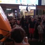 Хаос во Њујорк по титулата – навивачите на Никс го демолираа градот (Видео)