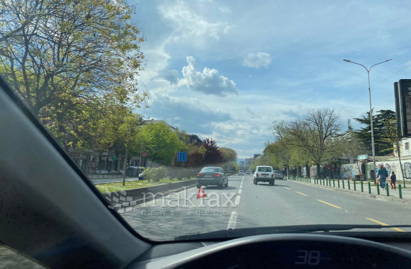 Скопјанец со тешки телесни повреди донесен во болница, на Партизанска во него удрил велосипедист и избегал