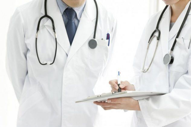 Корупција во здравството: Пари, подароци и врски за пристап до лекар и третман