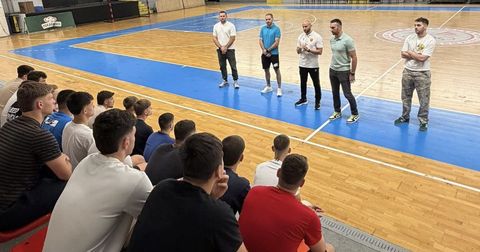 Младинците се собраа пред ЕП, ќе играат три пријателски средби