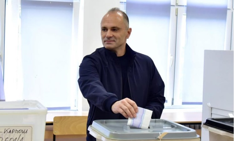 Источните соседи велат „Тп ама упорит“: Филипче не се откажува од референдум за Бугари во Устав