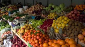 Цените на грчките пазарчиња речиси двојно пониски од македонските