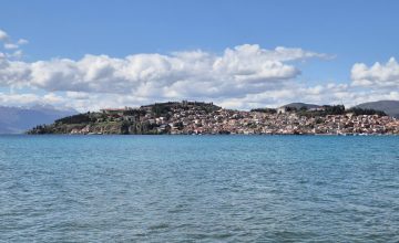 Водостојот на Охридско Езеро осум сантиметри над јунскиот просек, температурата 22 степени