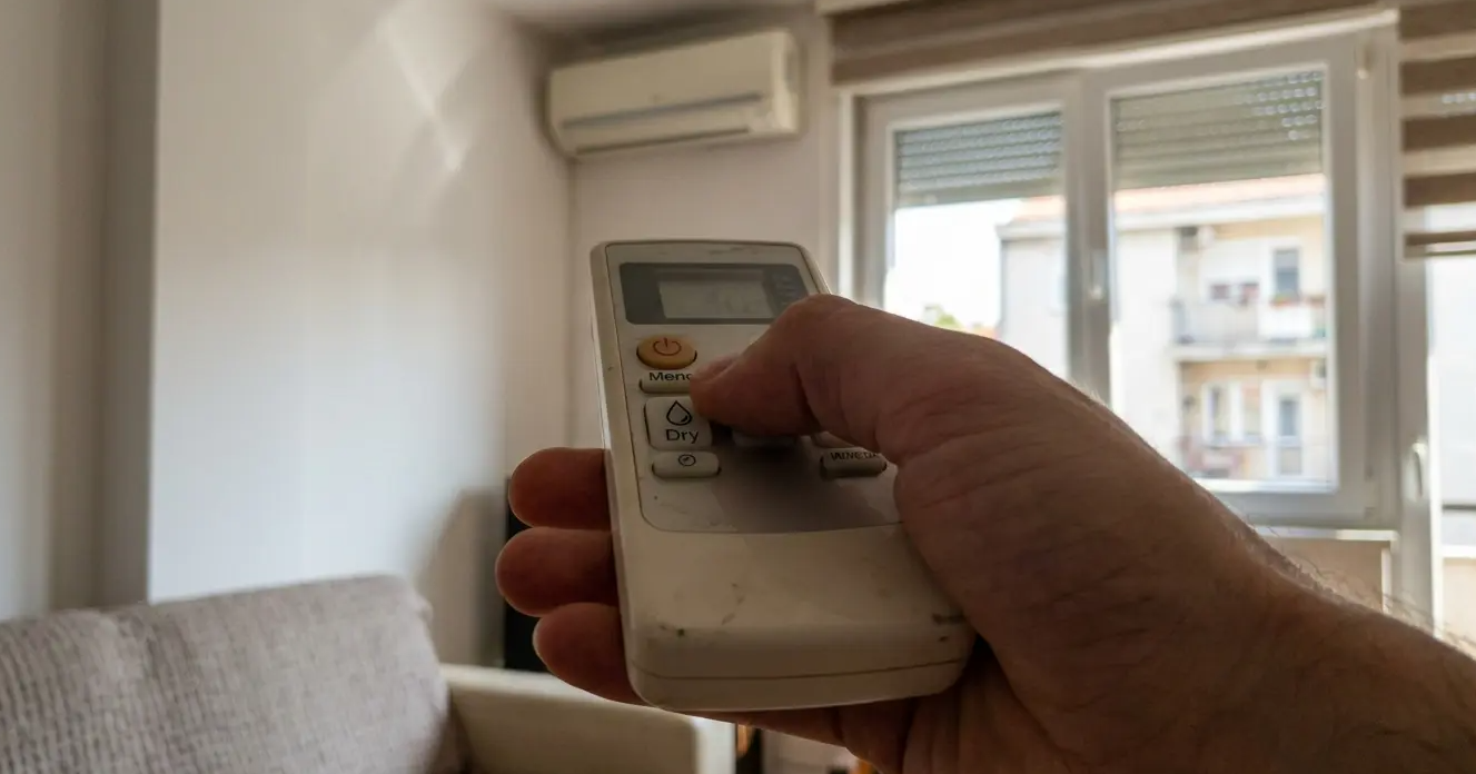 Речиси никој не го користи ова копче на клима уредот, а тоа ја намалува сметката за струја и лади побрзо