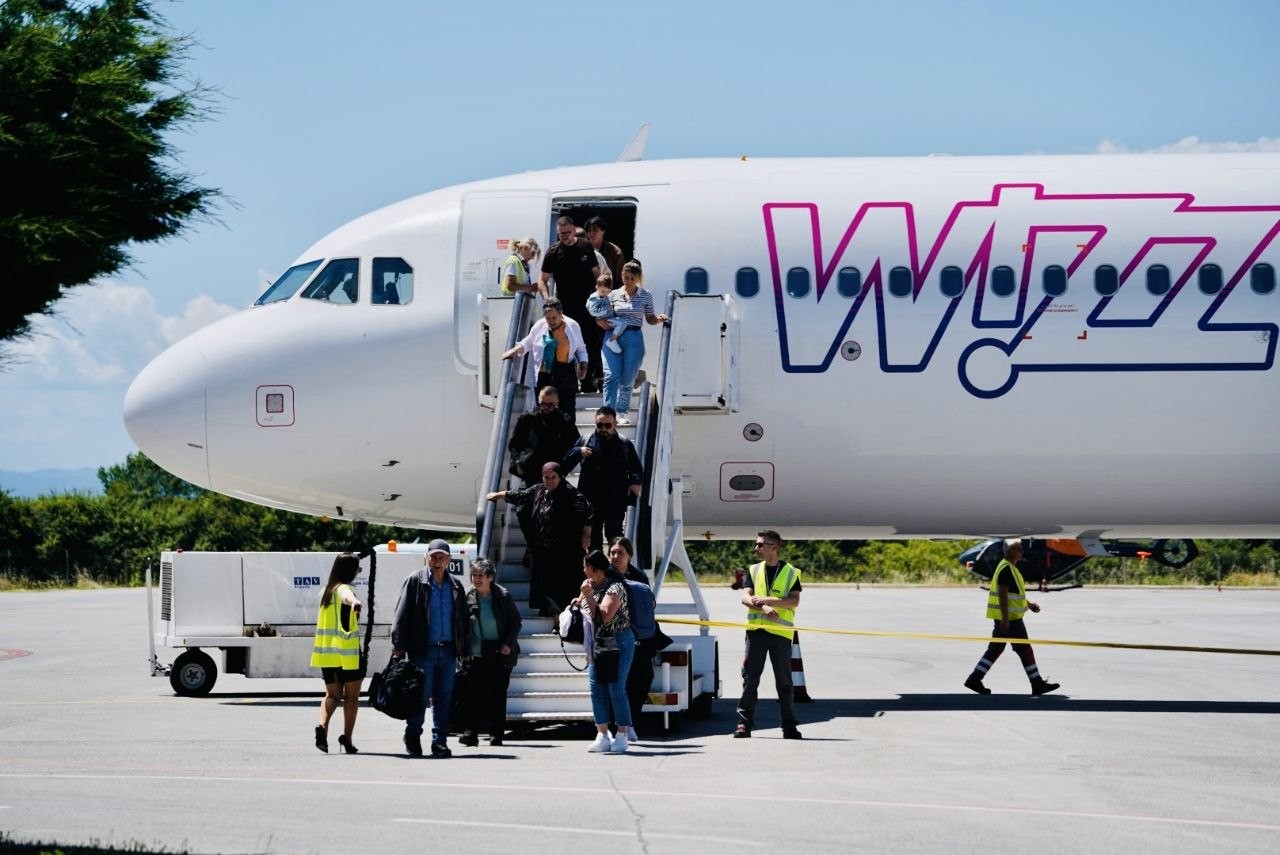ЗАПОЧНА НОВАТА АВИОЛИНИЈА ОХРИД-ВРОЦЛАВ: Утрово слета првиот авион