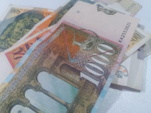 Со задоцнување почна исплатата на образовниот додаток за трет мерен период