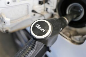 РКЕ донесе одлука: Дизелот поевтинува за 6,5 денари по литар, најголем пад на цената во последните месеци