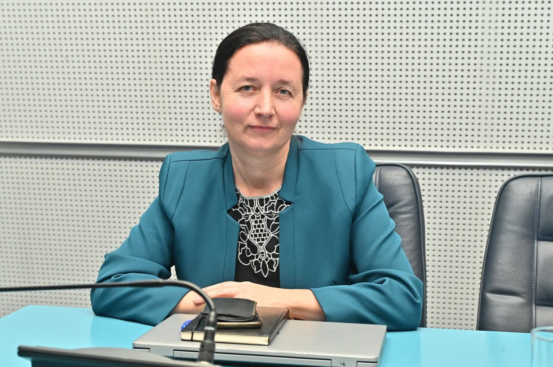 „Едуцирање на младите и нивното насочување во користењето на финансиските услуги“: Главната економистка на Народната банка, Крстевска