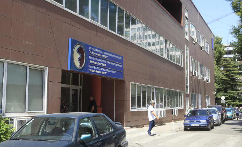 Шест повредени во невремето во Скопје примени во болница, тројца се пуштени дома