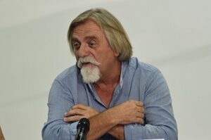 Денес роденден прославува Горан Илиќ – едно од најпрепознатливите лица на македонскиот театар и филм