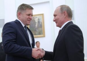 Фицо: Одржувам контакти и со Путин и со Зеленски