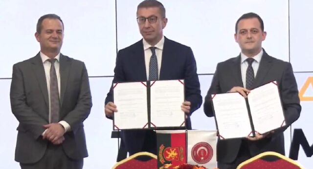 Мицкоски потпиша коалициски договор со Демократската партија на Турците кои ќе добијат место во Владата