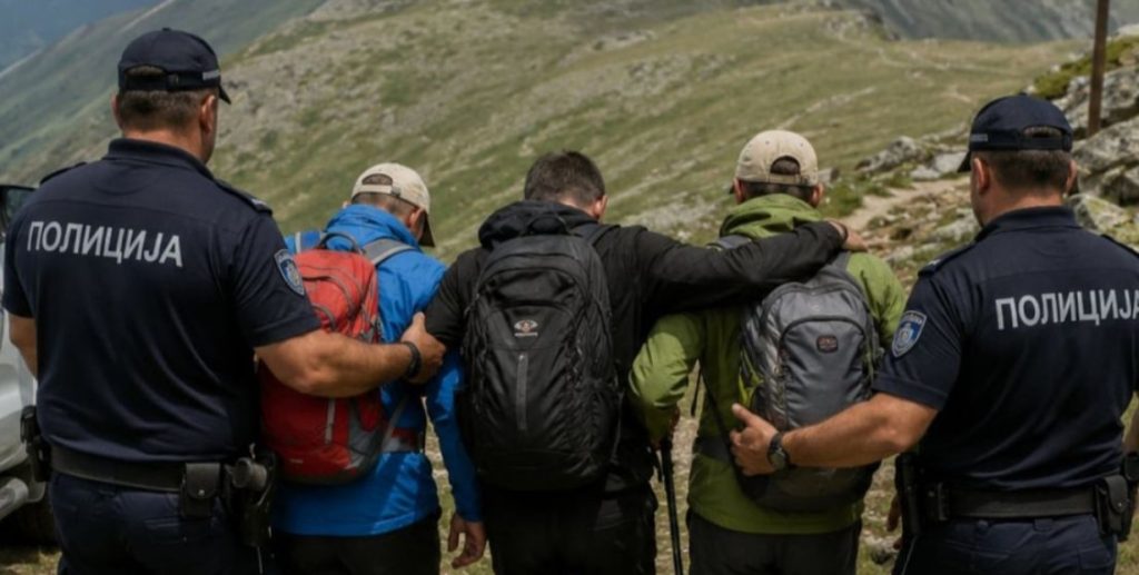 (ФОТО) Тројца планинари се спасени на Шар Планина, едниот е пренесен во болница