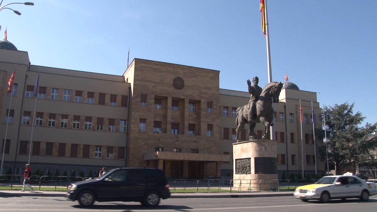 Владината реконструкција на дневен ред во Собранието