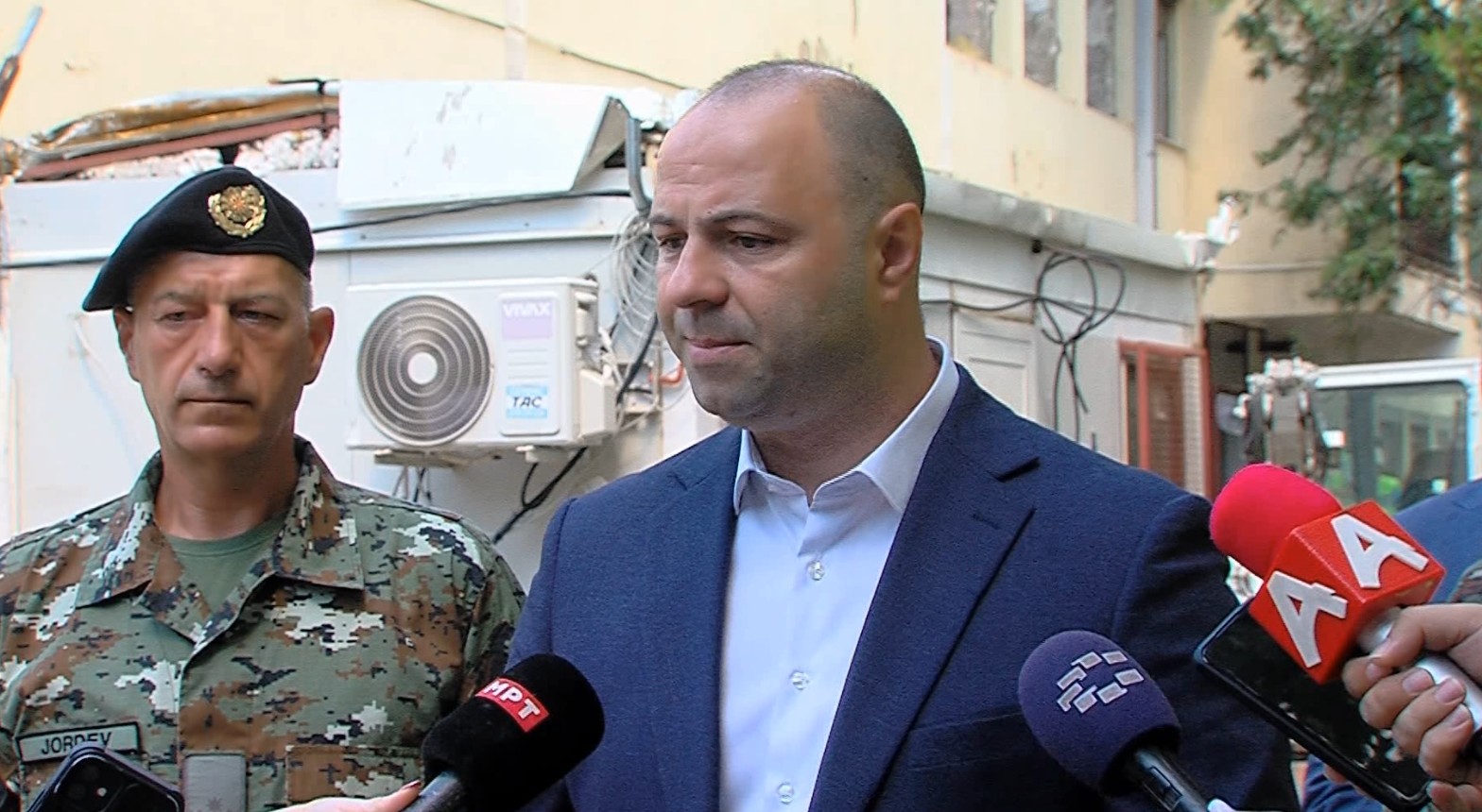 Мисајловски на увид на градежните работи во касарната Ќојлија