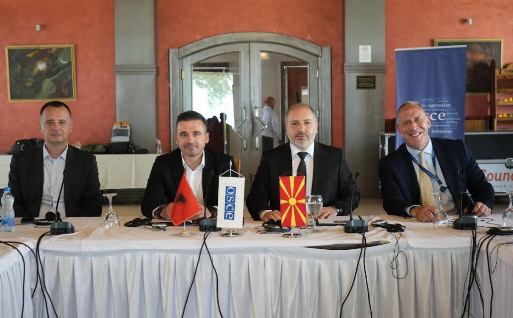 Царините на Македонија и на Албанија потпишаа нов Протокол за царински контроли на заедничките гранични премини