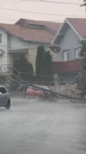 Над 9000 повици на 112 во Скопје, штети од невремето има во голем дел од државата