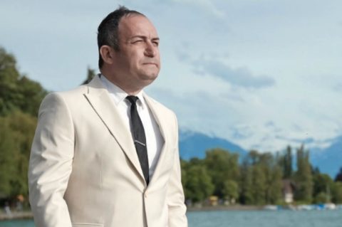 Поважни од секоја сцена и аплауз: Јордан Митев сподели емотивна разгледница од одморот со сопругата и двете дечиња