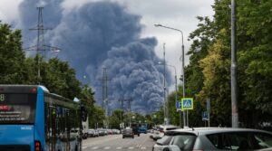 (ВИДЕО) Санкт Петербург во пламен – масовен напад со украински дронови