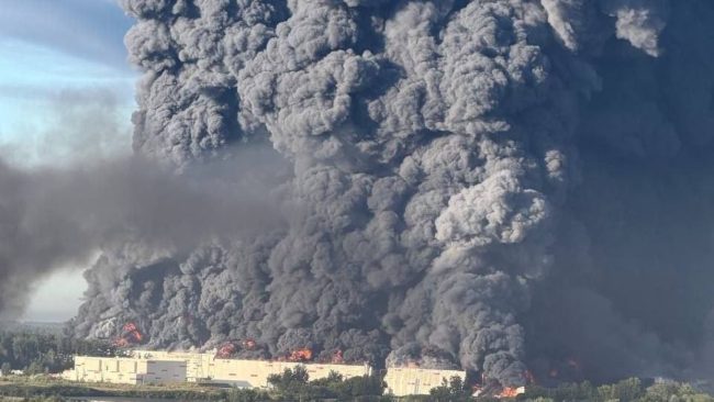 НАЈМАЛКУ СЕДУМ МРТВИ ВО УКРАИНСКИ НАПАД ВРЗ СКЛАДИШТЕ НА РУСКИ „АМАЗОН“