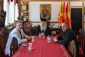 Архиепископот Стефан се сретна со градоначалникот на Карпош, Сотир Лукровски