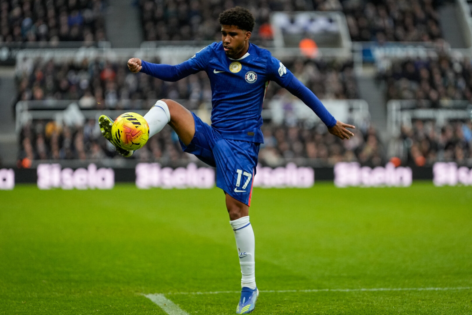 Манчестер Јунајтед донесе фудбалер на Челзи за 58.000.000 евра