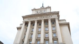 Радев ги крати државникте пари за БПЦ и верските заедници
