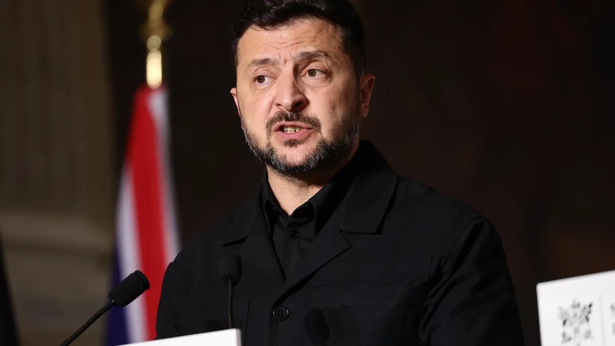 Зеленски сака да го разреши Сирски, бара нов командант