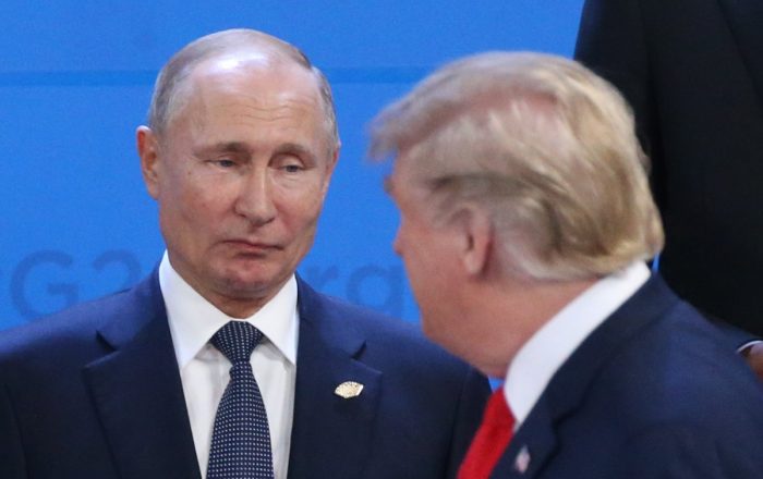 ПУТИН МУ ЧЕСТИТА НА ТРАМП:  Русија ги поддржувала северноамериканските колонисти во борбата за независност од британската власт