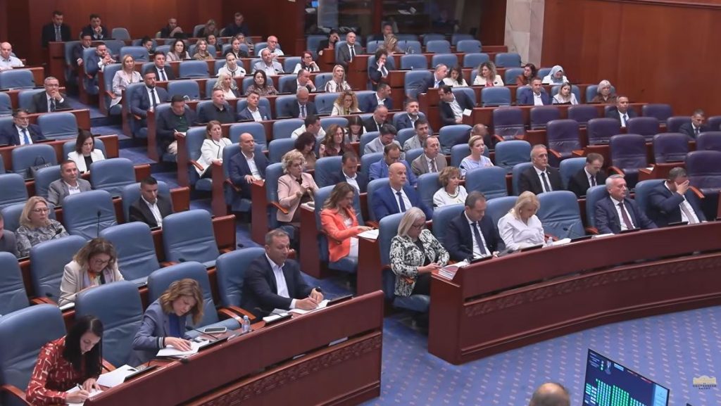 Реконструкција на Влада: Резрешени се министрите Филков, Стоилковиќ, Трипуновски, Алиу, Лимани, Перински, Љутков и Салиу