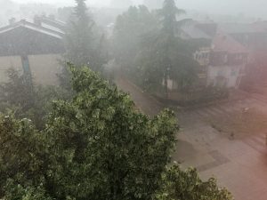 Невремето предизвика поплави и штети во повеќе региони