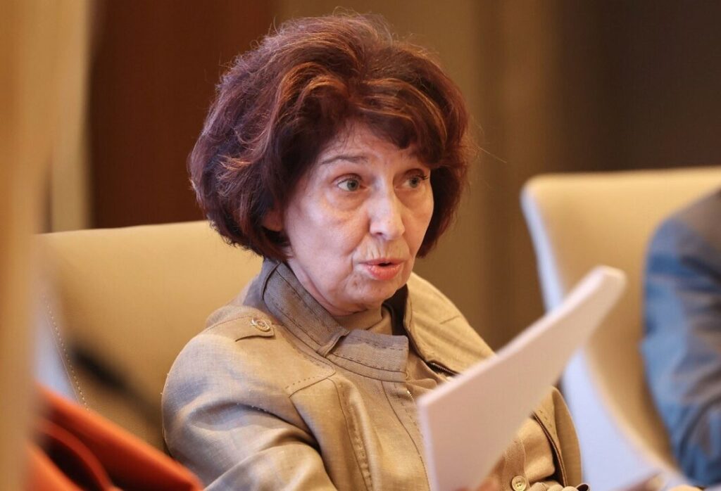 Сиљановска-Давкова: Уставните измени не се гаранција дека нема да се појават нови пречки