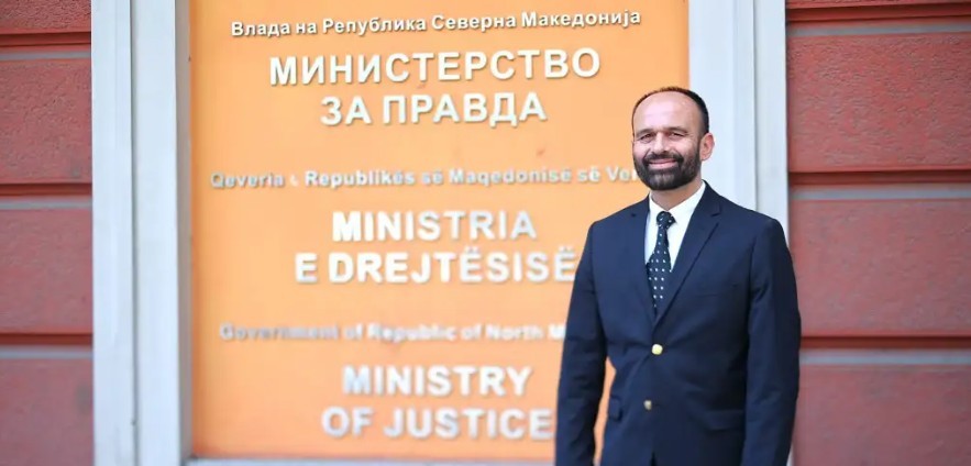 „Министерството за правда ќе остане отворена и професионална институција“: Шасивари ја презеде министерската функција