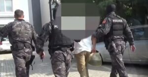 Уапсен е струмичанец – превезуваше мигранти без возачка со возило со туѓи регистарски таблички