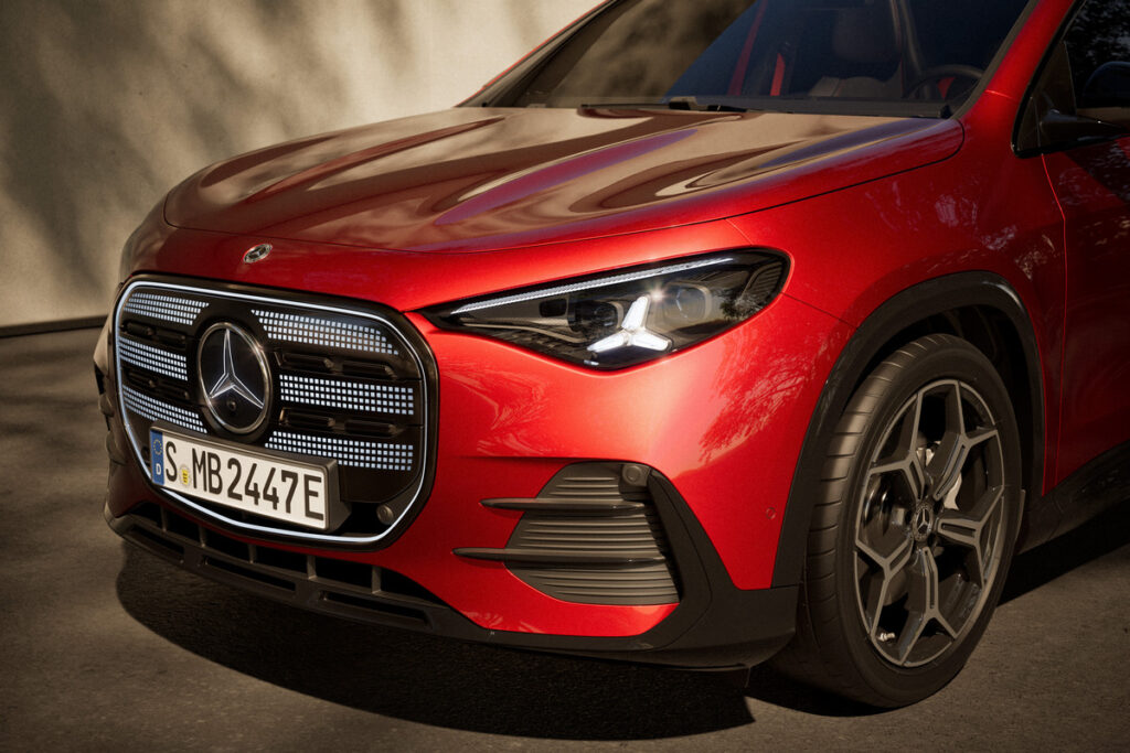 Новиот Mercedes-Benz GLA станува многу посериозен – повеќе простор, повеќе струја и повеќе AI