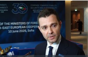 СДСМ: Тимчо Муцунски нè убедува дека сме „портата кон Европа“ – а не слепо црево