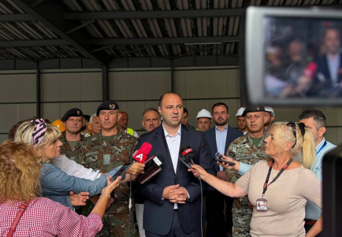 МИСАЈЛОВСКИ: Армијата ќе остане во Гостивар сѐ додека е потребна помошта