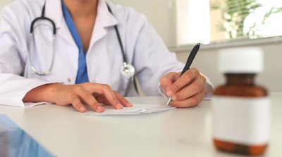 Рекорден број боледувања во Македонија: Системот ќе се менува