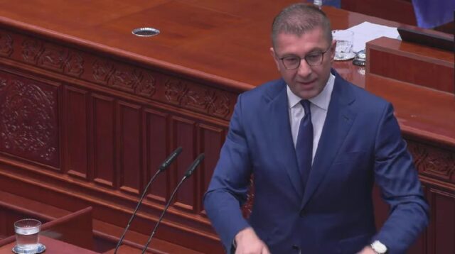 Левица: Наместо аргументиран одговор, Мицкоски со лични навреди и вмешување на семејството го нападна Мециновиќ