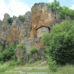 Пештерската црква „Св. Атанасиј“ во Калишта