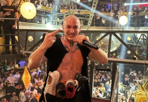 „Вратите му се затворени“ Во Црна Гора започна акција против Десингерица по скандалот на бината кога бричеше глави на тинејџери (видео)