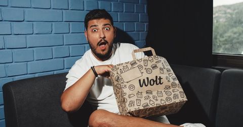 Не пропуштај гол: Wolt го носи match-day моментот дома