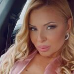 Елена Велеска жедта ја гасне со коктели и шармира во црвен костим за капење