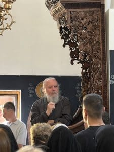 Такви му требаат на демонот